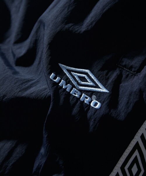 UMBRO（アンブロ）の「UMBRO/アンブロ 別注 Nylon Pant/ナイロン パンツ（その他パンツ・メンズ・ブラック/ネイビー・MEDIUM/LARGE/X-LARGE）」の11枚目の写真