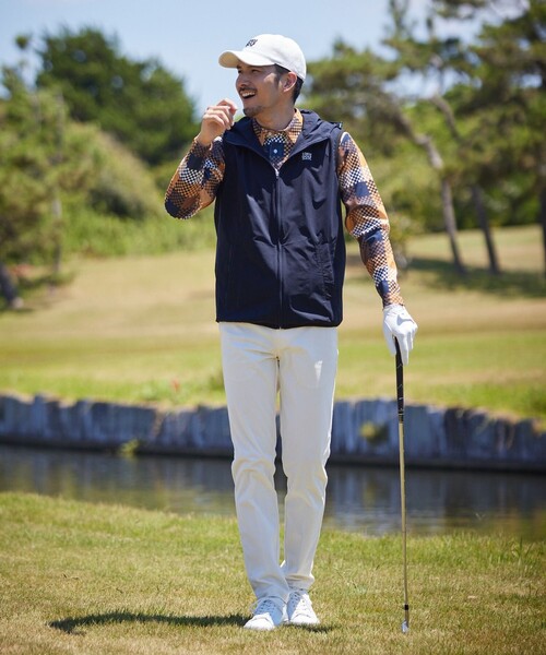 【美品】  GOLF 中綿フードジップベスト ロゴ M 23区GOLF（ニジュウサンクゴルフ）の「【MEN】【撥水・ストレッチ
