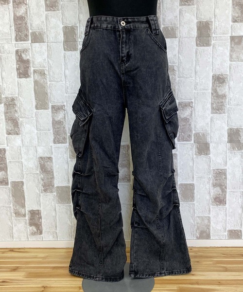 TopIsm(トップイズム)の「タックフレア デニムパンツ(デニムパンツ・メンズ・ブラック・L/M)」の4枚目の写真