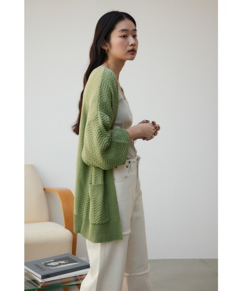 AZUL by moussy（アズールバイマウジー）の「ヘリンボーンニットカーディガン（カーディガン/ボレロ・レディース・ブラック/ライトベージュ/ライトカーキ・FREE）」の5枚目の写真