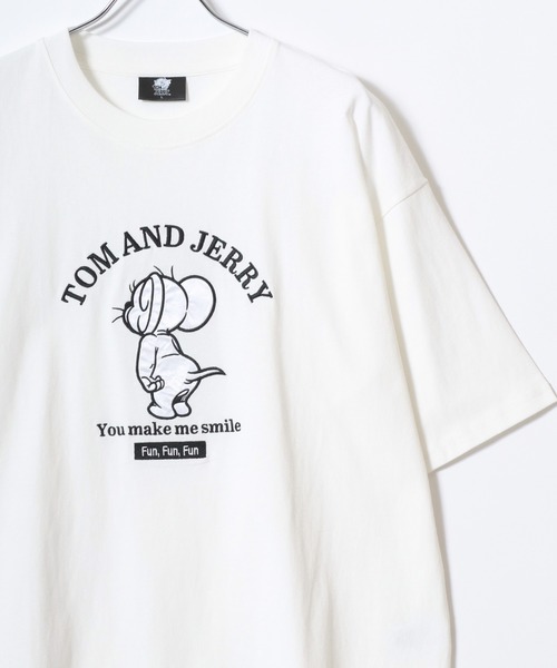 Tom＆Jerry（トムアンドジェリー）の「Tom＆Jerry/トムとジェリー キャラクター ヴィンテージプリント フロント バックサガラ刺繍 オーバーサイズ半袖Tシャツ レディース メンズ（Tシャツ/カットソー・レディース・モスグリーン/スミクロ/オフホワイト/ブルーグリーン/ピンク系その他/ブラック/グレイッシュブルー/ホワイト系その他/チャコール/ブラック系その他/ライトブルー/ホワイト/ホワイト系その他2/ブラック系その他5/ブルー系その他2/ホワイト系その他7/ホワイト系その他6/ホワイト系その他3/ブラック系その他2/ブルー系その他/ホワイト系その他5/グレイッシュベージュ/ホワイト系/ブルー系その他3/グレー系その他/ホワイト系その他4/ブラック系その他3/ブラック系その他4/ブラック系その他6・LL/L/M）」の10枚目の写真