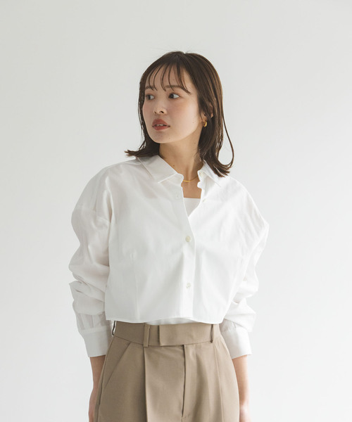noble ブラックトップス　ブラウス　キャミセット Noble（ノーブル）の「シャーリングキャミクロップドシャツセット
