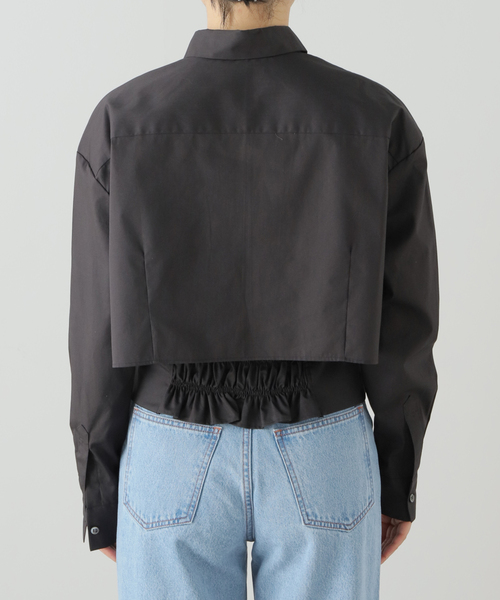 noble ブラックトップス　ブラウス　キャミセット Noble（ノーブル）の「シャーリングキャミクロップドシャツセット