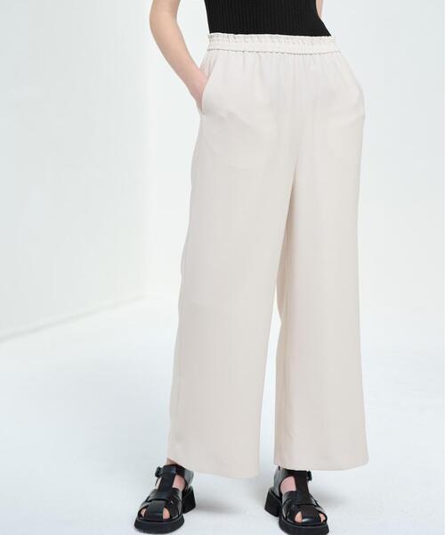 LANVIN en Bleu(ランバンオンブルー)の「ベネシャンウエストゴムワイドパンツ(その他パンツ・レディース・オフホワイト/ブラック・36/38)」の2枚目の写真