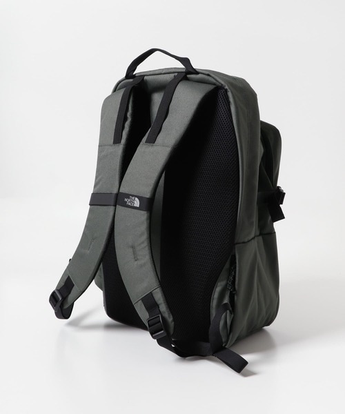 THE NORTH FACE（ザノースフェイス）の「THE NORTH FACE　Boulder Daypack（バックパック/リュック・メンズ・グレー系その他/ブラック/グレー・ONE SIZE）」の4枚目の写真