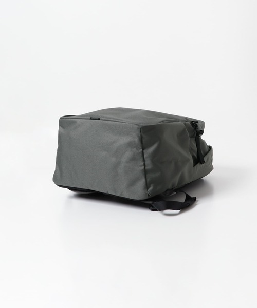THE NORTH FACE（ザノースフェイス）の「THE NORTH FACE　Boulder Daypack（バックパック/リュック・メンズ・グレー系その他/ブラック/グレー・ONE SIZE）」の5枚目の写真