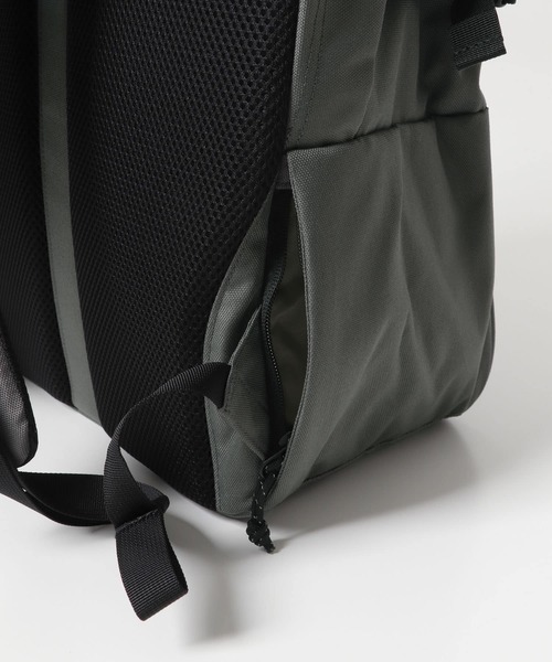 THE NORTH FACE（ザノースフェイス）の「THE NORTH FACE　Boulder Daypack（バックパック/リュック・メンズ・グレー系その他/ブラック/グレー・ONE SIZE）」の6枚目の写真