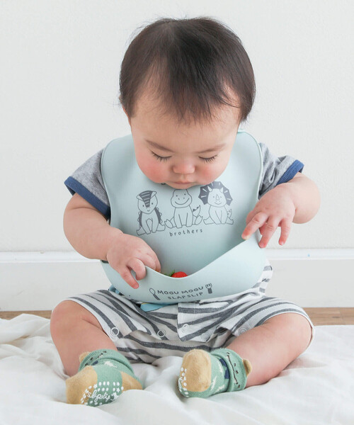 SLAP SLIP BABY（スラップスリップベビー）の「シリコンお食事スタイ+ケースセットベビー（スタイ/よだれかけ・キッズ・ピンク/オフホワイト/ブルー/イエロー・FREE）」の6枚目の写真