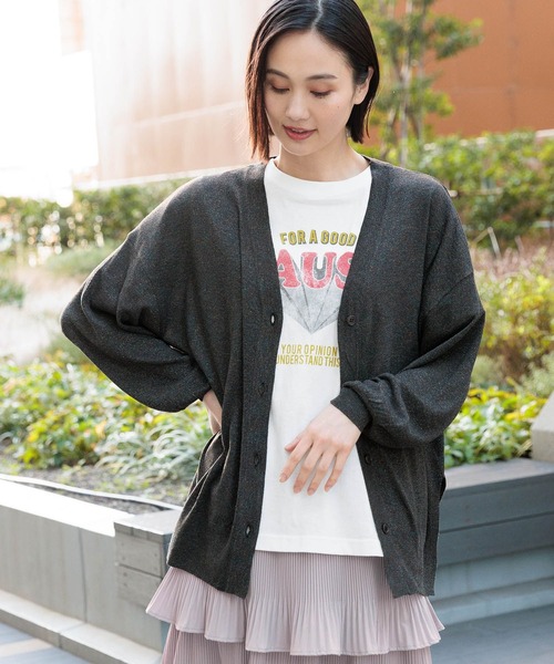 LAKOLE（ラコレ）の「ラメシアーVカーディガン / 112935（カーディガン/ボレロ・レディース・ライム/アイボリー/チャコールグレー・FREE）」の3枚目の写真