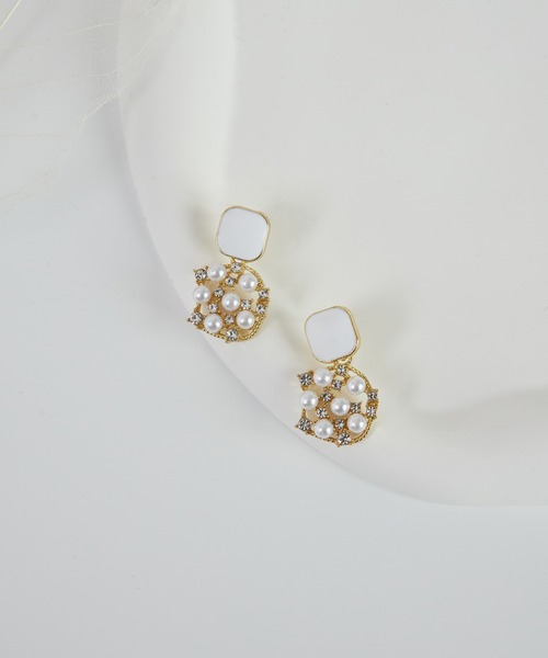 LA VORAGINE(ラ ヴォラジネ)の「アレルギー対応 パールビジューピアス(ピアス(両耳用)・レディース・ブラック/ホワイト・FREE)」の13枚目の写真