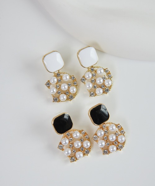 LA VORAGINE(ラ ヴォラジネ)の「アレルギー対応 パールビジューピアス(ピアス(両耳用)・レディース・ブラック/ホワイト・FREE)」の6枚目の写真