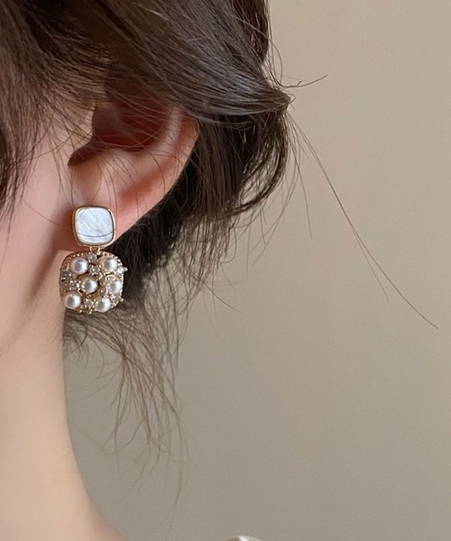LA VORAGINE(ラ ヴォラジネ)の「アレルギー対応 パールビジューピアス(ピアス(両耳用)・レディース・ブラック/ホワイト・FREE)」の14枚目の写真