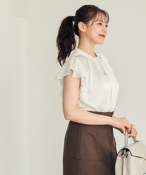 12Twelve Agenda(トゥエルブ アジェンダ)の「アシメスタンドネックフリルスリーブブラウス(シャツ/ブラウス・レディース・ネイビー/ホワイト系その他/オフホワイト/ブラック/ブラウン/ブルー・M)」の17枚目の写真