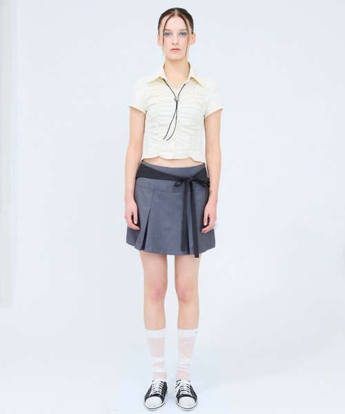 LUVISTRUE(ラヴイズトゥルー)の「RT SHIRRING SHIRT(シャツ/ブラウス・レディース・ベージュ/ネイビー/ブラウン・FREE)」の4枚目の写真