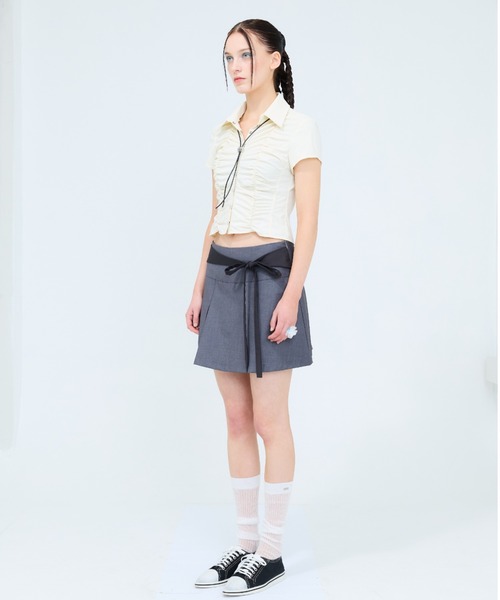 LUVISTRUE(ラヴイズトゥルー)の「RT SHIRRING SHIRT(シャツ/ブラウス・レディース・ベージュ/ネイビー/ブラウン・FREE)」の5枚目の写真