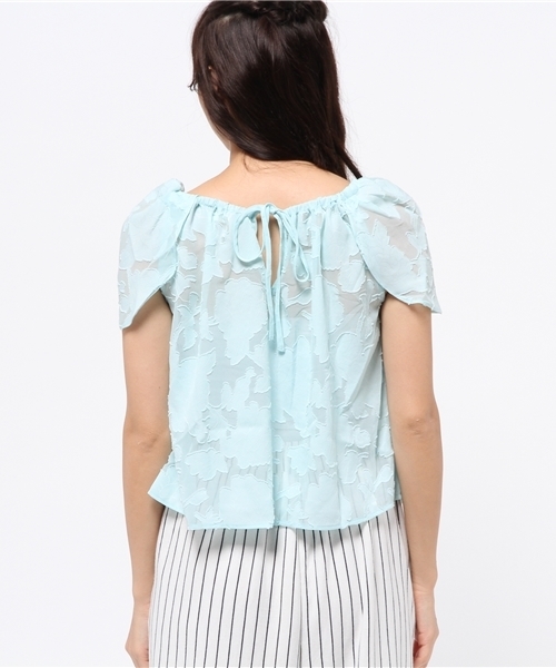 OUTLET（アウトレット）の「【who's who Chico】JQシフォンオフショルブラウス（シャツ/ブラウス・レディース・ライトブルー/ネイビー/ホワイト・FREE）」の6枚目の写真