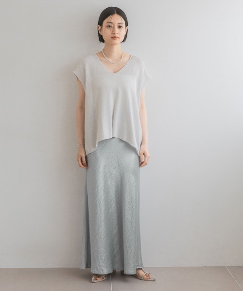 A part by（アパートバイ）の「ペーパーヤーンユルVネックノースリーブ（ニット/セーター・レディース・ライトグレー/アイボリー/ブラック・FREE）」の4枚目の写真