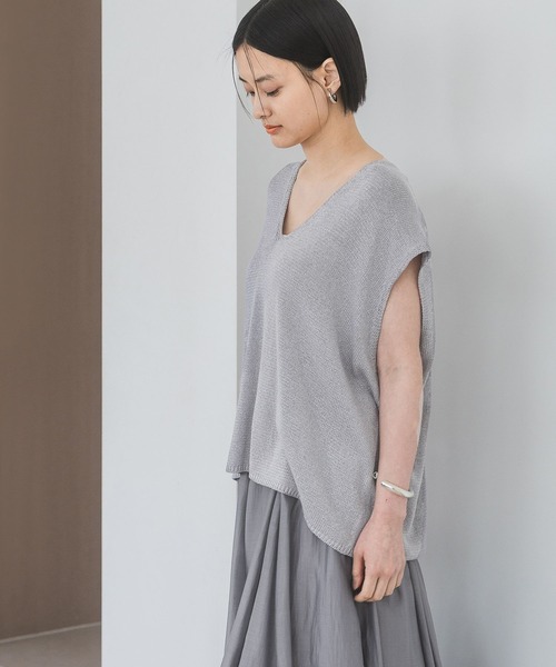 A part by（アパートバイ）の「ペーパーヤーンユルVネックノースリーブ（ニット/セーター・レディース・ライトグレー/アイボリー/ブラック・FREE）」の15枚目の写真