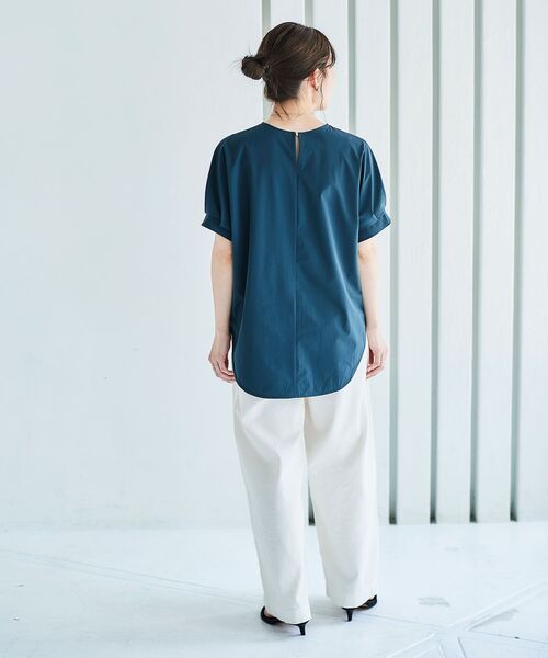 le.coeur blanc（ルクールブラン）の「《接触冷感・撥水加工》ナイロンストレッチタックスリーブプルオーバー（シャツ/ブラウス・レディース・ベージュ/ダークグリーン/ダークグレー・38）」の13枚目の写真