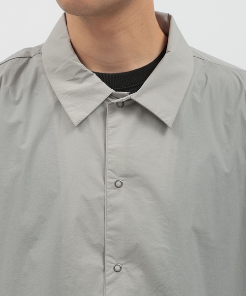 LAKOLE(ラコレ)の「さらさらナイロンコーチシャツ / 133139(シャツ/ブラウス・メンズ・ブラック/ライトグレー/キャメル・MEDIUM/LARGE/X-LARGE)」の11枚目の写真