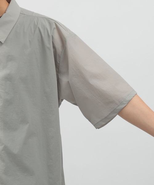 LAKOLE(ラコレ)の「さらさらナイロンコーチシャツ / 133139(シャツ/ブラウス・メンズ・ブラック/ライトグレー/キャメル・MEDIUM/LARGE/X-LARGE)」の10枚目の写真