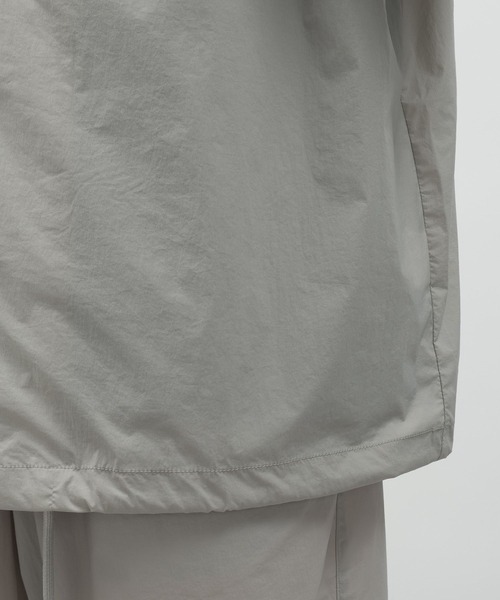 LAKOLE(ラコレ)の「さらさらナイロンコーチシャツ / 133139(シャツ/ブラウス・メンズ・ブラック/ライトグレー/キャメル・MEDIUM/LARGE/X-LARGE)」の9枚目の写真