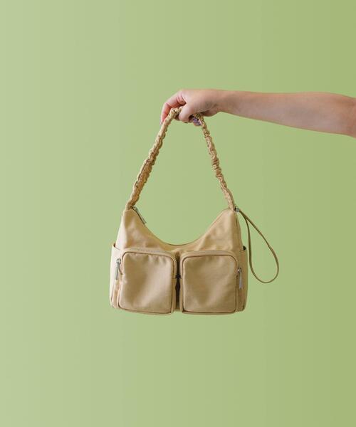 RODE SKO（ロデスコ）の「hun RODESKO　Gather pocket（ショルダーバッグ・レディース・グレー/ブラック/レッド系その他/ミント/ブラウン/バーガンディー/ベージュ/ピンク系その他/ライトブルー/オフホワイト・ONE）」の6枚目の写真