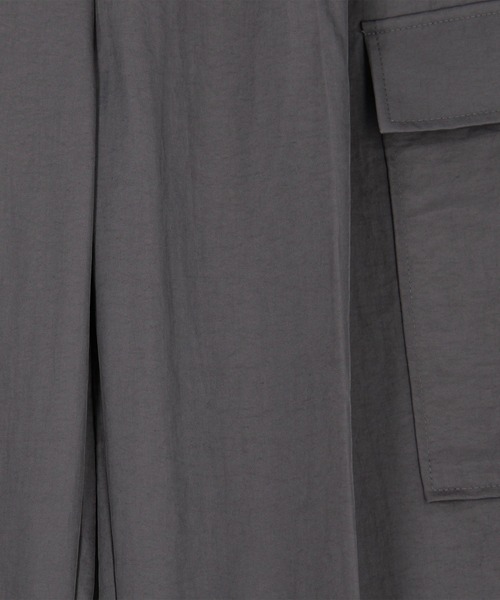 NICOLE CLUB(ニコル クラブ)の「ナイロンツイルカーゴパンツ(カーゴパンツ・レディース・ブラック/グレー/ベージュ・MEDIUM)」の21枚目の写真