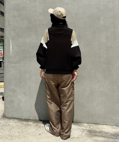 NICOLE CLUB(ニコル クラブ)の「ナイロンツイルカーゴパンツ(カーゴパンツ・レディース・ブラック/グレー/ベージュ・MEDIUM)」の9枚目の写真