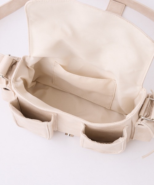 one after another NICE CLAUP（ワンアフターアナザーナイスクラップ）の「ベルトデザインショルダーバッグ（ショルダーバッグ・レディース・ブラック/アイボリー/ワインレッド/ブラウン・FREE）」の8枚目の写真