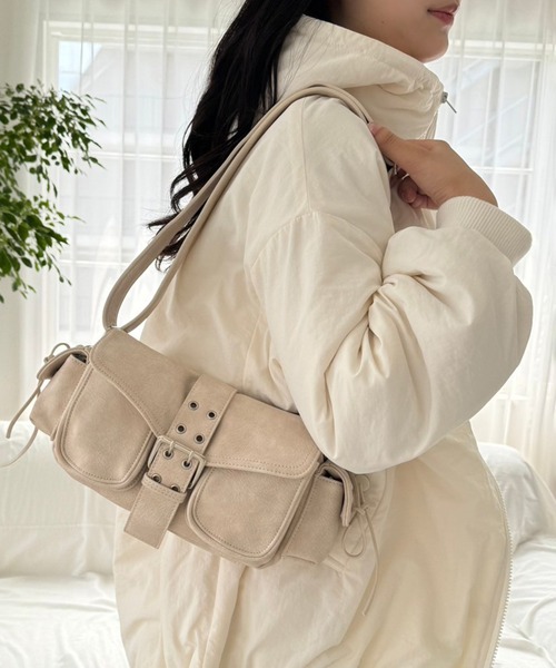 one after another NICE CLAUP（ワンアフターアナザーナイスクラップ）の「ベルトデザインショルダーバッグ（ショルダーバッグ・レディース・ブラック/アイボリー/ワインレッド/ブラウン・FREE）」の10枚目の写真