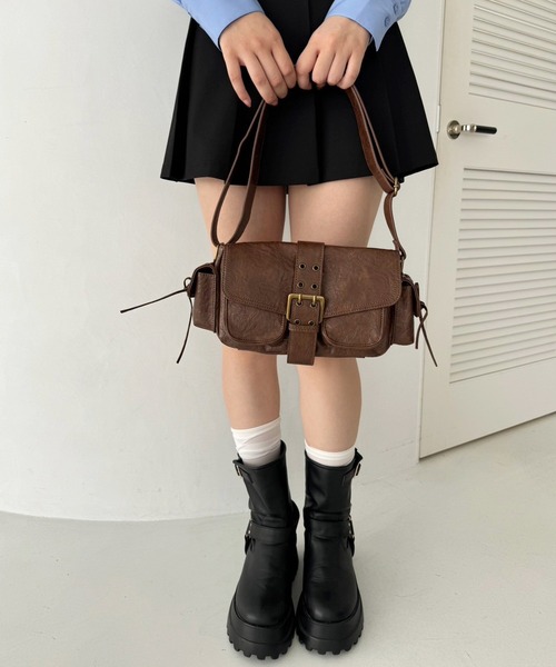 one after another NICE CLAUP（ワンアフターアナザーナイスクラップ）の「ベルトデザインショルダーバッグ（ショルダーバッグ・レディース・ブラック/アイボリー/ワインレッド/ブラウン・FREE）」の14枚目の写真