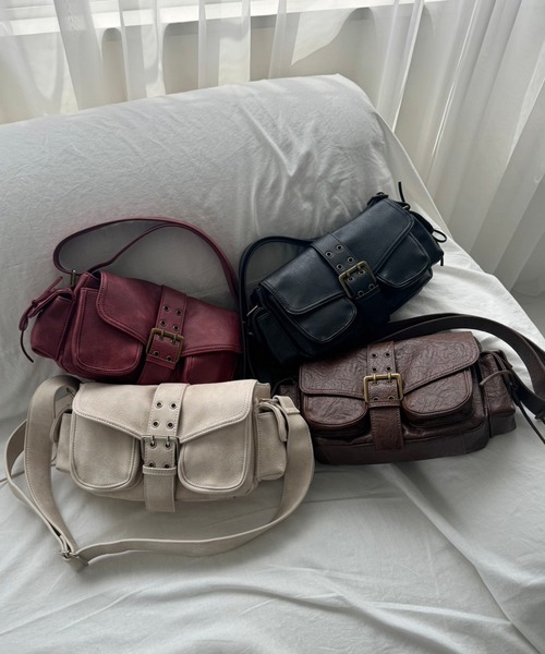 one after another NICE CLAUP（ワンアフターアナザーナイスクラップ）の「ベルトデザインショルダーバッグ（ショルダーバッグ・レディース・ブラック/アイボリー/ワインレッド/ブラウン・FREE）」の16枚目の写真