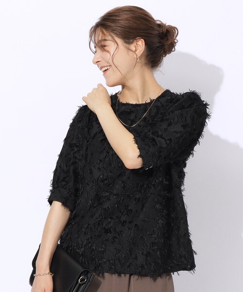 DRESKIP（ドレスキップ）の「◆【洗える】上品な甘さ フリンジ ジャカード5分袖ブラウス（シャツ/ブラウス・レディース・オフホワイト/ピンク系/ブラック・02/03/04）」の2枚目の写真