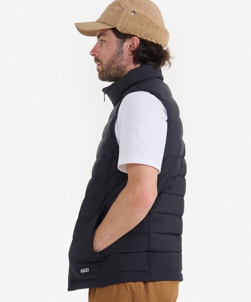 AIGLE(エーグル)の「軽量 撥水 スタンドジップ シームレスダウンベスト T-KIT対応 / ダックダウンベスト(ダウンベスト・メンズ・ダークネイビー/ブラック・M/L/S/XS/XL)」の18枚目の写真