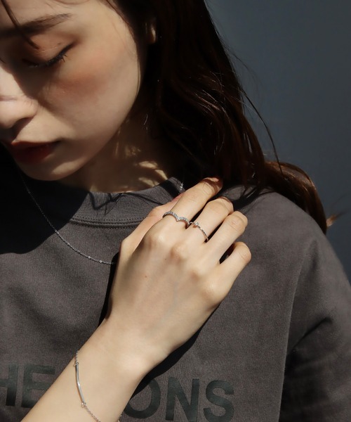 abaskdesign（アバスクデザイン）の「金属アレルギー対応 Vラインエタニティステンレスリング（リング・レディース・ゴールド/シルバー・16号/14号/11号）」の15枚目の写真