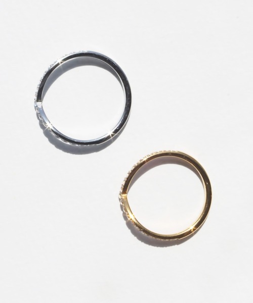 abaskdesign（アバスクデザイン）の「金属アレルギー対応 Vラインエタニティステンレスリング（リング・レディース・ゴールド/シルバー・16号/14号/11号）」の7枚目の写真