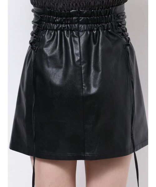 EATME（イートミー）の「フェイクレザーレースアップミニスカート（スカート・レディース・アイボリー/ブラック/シルバー・SMALL/MEDIUM）」の11枚目の写真