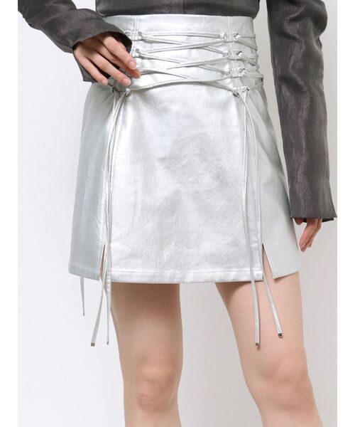 EATME（イートミー）の「フェイクレザーレースアップミニスカート（スカート・レディース・アイボリー/ブラック/シルバー・SMALL/MEDIUM）」の20枚目の写真