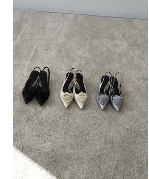 TITTY&CO.（ティティーアンドコー）の「ローズパンプス（パンプス・レディース・シルバー/ブラック/アイボリー・LARGE/MEDIUM）」の5枚目の写真