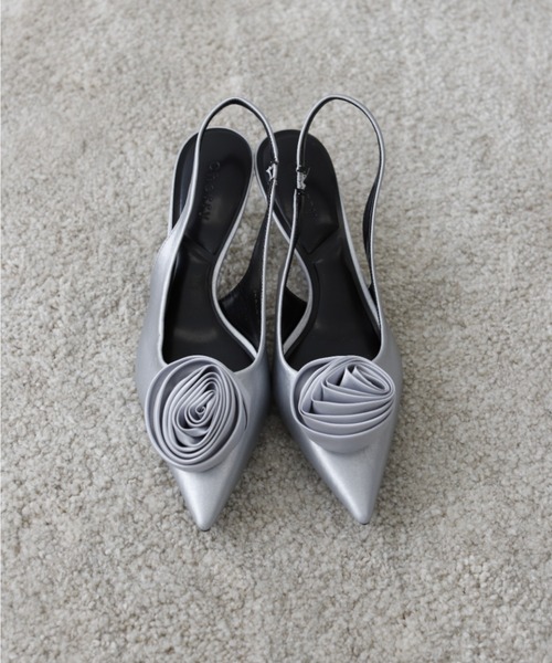 TITTY&CO.（ティティーアンドコー）の「ローズパンプス（パンプス・レディース・シルバー/ブラック/アイボリー・LARGE/MEDIUM）」の13枚目の写真