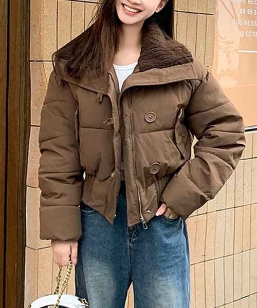 AMAJI(アマジ)の「ボアネック エコダウンブルゾン(ダウンジャケット/コート・レディース・ベビーピンク/ブラック/ブラウン/オフホワイト・MEDIUM/LARGE)」の10枚目の写真