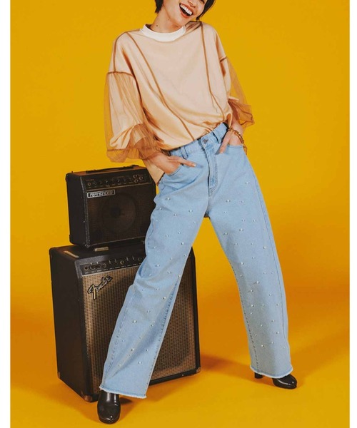 IEDIT（イディット）の「ＩＥＤＩＴ　パール調パーツが散りばめられたごきげんストレッチのデニムパンツ〈ライトブルー〉（デニムパンツ・レディース・ライトブルー・MEDIUM/LARGE/X-LARGE/XX-LARGE/SMALL）」の2枚目の写真