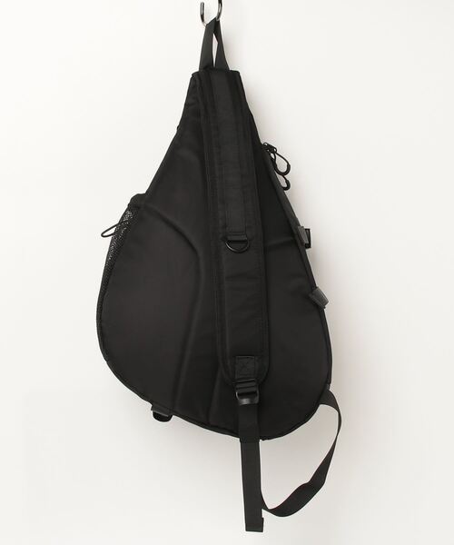 Reebok(リーボック)の「Reebok/リーボック ナイロンツイルワンショルダーボディーバッグ(ボディバッグ/ウエストポーチ・レディース・ブラック/ホワイト・FREE)」の3枚目の写真