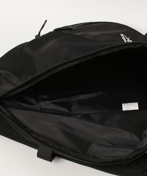 Reebok(リーボック)の「Reebok/リーボック ナイロンツイルワンショルダーボディーバッグ(ボディバッグ/ウエストポーチ・レディース・ブラック/ホワイト・FREE)」の5枚目の写真