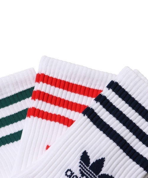 adidas（アディダス）の「adidas CREW SOCK 3STR / アディダス クルー ソックス 3ストライプ（ソックス/靴下・メンズ・ホワイト・S/M/L）」の2枚目の写真