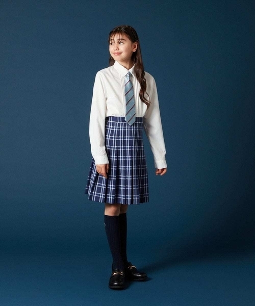 a.v.v（アーヴェヴェ）の「[140-160]【卒服】リボンタイ付きピンタックブラウス（シャツ/ブラウス・キッズ・ホワイト・140/150/160）」の11枚目の写真