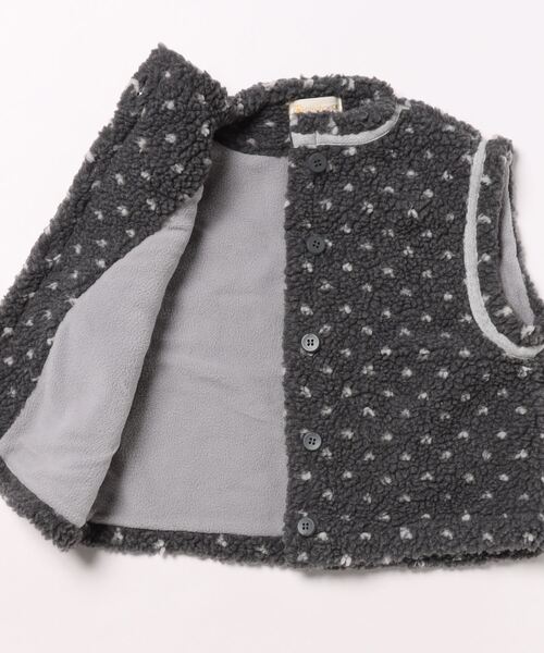 aimoha（アイモハ）の「【aimoha-KIDS-】ドット柄ボアベスト (AW)（ベスト・キッズ・オフホワイト/ダークグレー・80/90/100/110/120/130）」の4枚目の写真