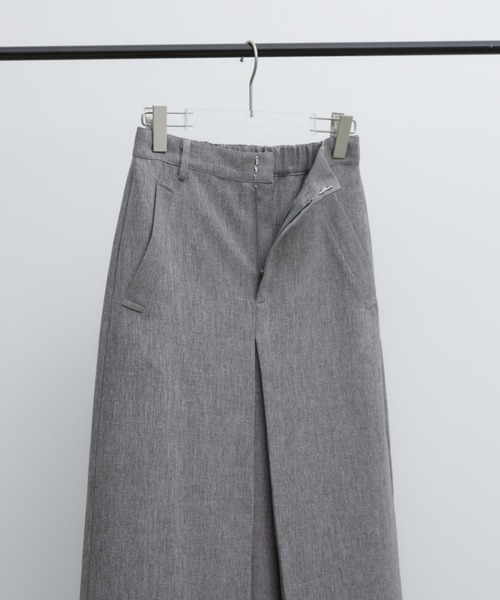 Aunt Marie's(アントマリーズ)の「フロントタックナロースカート(スカート・レディース・ライトグリーン/グレー/ブラック/ブラウン/チャコールグレー・FREE/MT)」の6枚目の写真