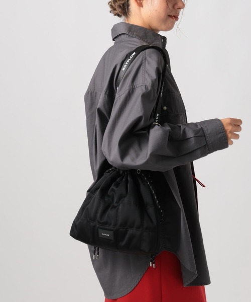 BAYFLOW（ベイフロー）の「[A4サイズも入る]キルトドロストロゴテープショルダー（ショルダーバッグ・レディース・ブラック/グレー・FREE）」の14枚目の写真